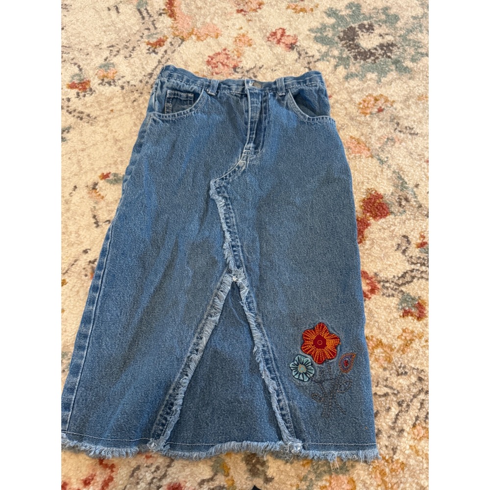 Vintage Canyon River Blues Y2K Embroidered Denim Midi Skirt Frayed Hem Size 5